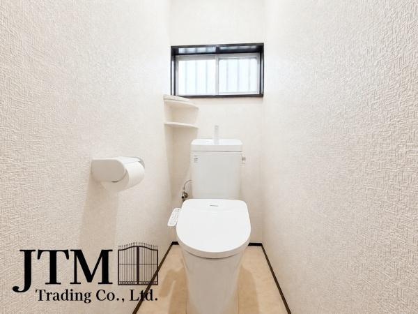 �g�C�� ���邢�g�C���́A���ꂾ���ŋC�����p�b�Ɩ��邭�Ȃ�܂���������������邾���ň��������Ȃ��Ȃ�A�S�n�悭�߂������ԂɁB
��CG�������s���Ă��邽�߁A����ƈقȂ�ꍇ���������܂��B