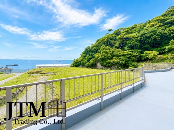 �o���R�j�[ �I�[�V�����r���[�𖞋i�ł����ґ�ȃo���R�j�[�B�L�����ƊC�𒭂߂Ȃ���A���]�[�g�C�����ӂ��ЂƂƂ����y���߂܂��B
��CG�������s���Ă��邽�߁A����ƈقȂ�ꍇ���������܂��B