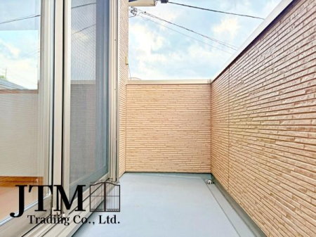 �o���R�j�[ �������������͋C�̏Z��X�ł������͂ɂ͍������������Ȃ��󂪍L���������J���������Ղ聝�z�����肪�Ղ���S�z���Ȃ��A�����ʂ��Ė��邭���K�ɉ߂����܂��B�C�����̗ǂ���������������S�n�悢�X���݂ł���