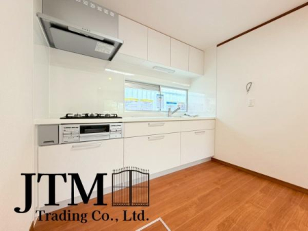 �L�b�`�� ���������薾�邳�ƒʕ��ǂ����ŉ��K�ɂ���������[���L�x�ŁA�ׁX�����������₩���΂钲�������X�b�L���Еt���L�b�`�������ł������ɕۂĂ܂���
