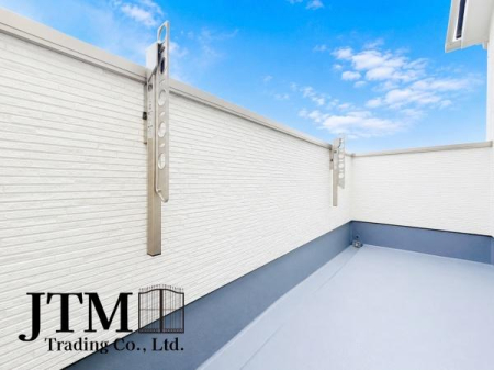 �o���R�j�[ �������������͋C�̏Z��X�ł������͂ɂ͍������������Ȃ��󂪍L���������J���������Ղ聝�z�����肪�Ղ���S�z���Ȃ��A�����ʂ��Ė��邭���K�ɉ߂����܂��B�C�����̗ǂ���������������S�n�悢�X���݂ł���