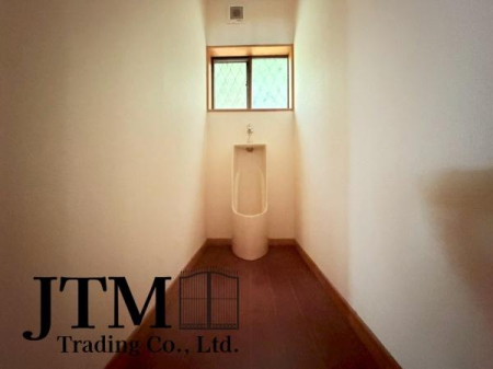 �g�C�� �g�C���͂�1�K��2�K�̗����Ɋ����I���q���ɂ��C���˂Ȃ��g���������ł��ĕ֗��ł��􂲉Ƒ����������ƒ��A���̐g�x�x���d�Ȃ�₷�����ԑтł��A���ݍ������ƂȂ��X���[�Y�Ɏg����̂��������|�C���g�ł���