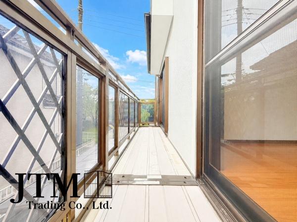 �o���R�j�[ �������������͋C�̏Z��X�ł������͂ɂ͍������������Ȃ��󂪍L���������J���������Ղ聝�z�����肪�Ղ���S�z���Ȃ��A�����ʂ��Ė��邭���K�ɉ߂����܂��B