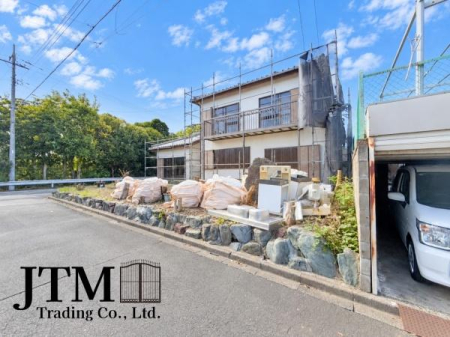 �L�b�`�� ���ӊ����ꏏ�ɂ��ē��������܂���
�ʐ^�Ō���̂Ǝ��ی���̂Ƃł͕��͋C���ς��܂���
���C�y�ɂ��A������������
