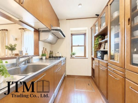 �L�b�`�� �Ƒ��ƈꏏ�ɉ߂�����̂��ΖʃL�b�`���̖��́I�����̏o������b���Ȃ��炨�������y���ގ��Ԃ͕�炵��L���ɍʂ�܂���
���Ƌ��CG�ł��B
��CG�������s���Ă��邽�߁A����ƈقȂ�ꍇ���������܂��B