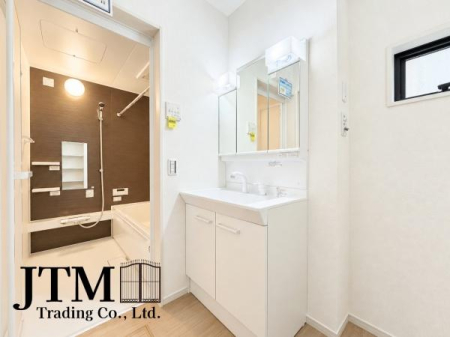 ���ʑ�E���ʏ� �����t���̕��ʂ��̗ǂ����ʎ��͊��C�����₷�������Ȋ���ۂ��₷���̂����́������̐g�x�x�����K�ɂł���֗��ȋ�Ԃł��B
��CG�������s���Ă��邽�߁A����ƈقȂ�ꍇ���������܂��B