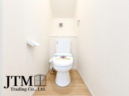 �g�C�� �g�C����1�K��2�K�̗����Ɋ����I���q���ɂ��C���˂Ȃ��g���������ł��ĕ֗��ł��􍬂ݍ������ƂȂ��X���[�Y�Ɏg����̂��������|�C���g�ł���
��CG�������s���Ă��邽�߁A����ƈقȂ�ꍇ���������܂��B