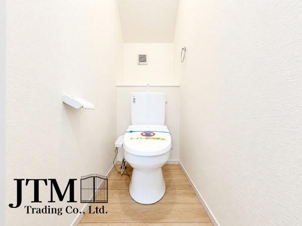 �g�C�� �g�C����1�K��2�K�̗����Ɋ����I���q���ɂ��C���˂Ȃ��g���������ł��ĕ֗��ł��􍬂ݍ������ƂȂ��X���[�Y�Ɏg����̂��������|�C���g�ł���
��CG�������s���Ă��邽�߁A����ƈقȂ�ꍇ���������܂��B