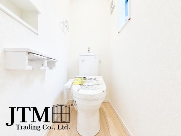 �g�C�� �g�C����1�K��2�K�̗����Ɋ����I���q���ɂ��C���˂Ȃ��g���������ł��ĕ֗��ł��􍬂ݍ������ƂȂ��X���[�Y�Ɏg����̂��������|�C���g�ł���
��CG�������s���Ă��邽�߁A����ƈقȂ�ꍇ���������܂��B