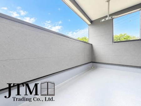 �o���R�j�[ ��Ƃ�̍L���̃o���R�j�[�́A�V�C�̗ǂ����͈֎q��u���ēǏ���DIY�X�y�[�X�ȂǑ��l�Ȏg���������҂ł��܂��ˁ�