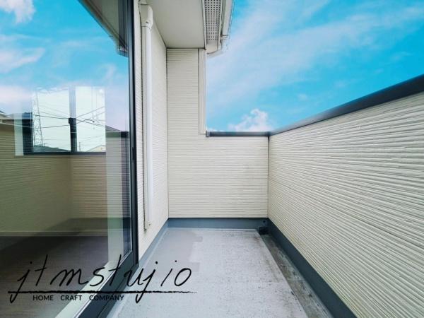 oRj[ 2ɐ݂ꂽoRj[́Ad΂QނŒZŊ̂ŕ֗łƑ݂Ȃ̂󕨂Ղ花Ƃ̃oRj[ł
