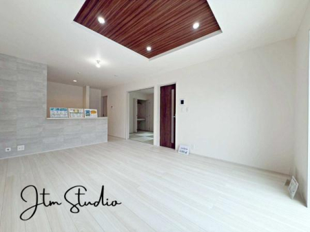 rO _CjOe[uE\t@[ZbgEsu{[hƂĔzułLłBƋ̃CAEgVX^[g̊ÿ݂łˁ