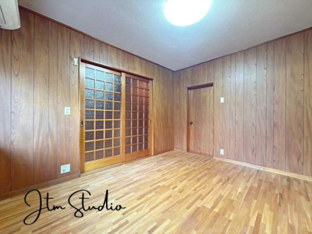 rO ZłAƑĐHĒƂ肠傫̃_CjOXy[XIƑ݂ȂŃe[u͂ޑfGȎԂyŉ