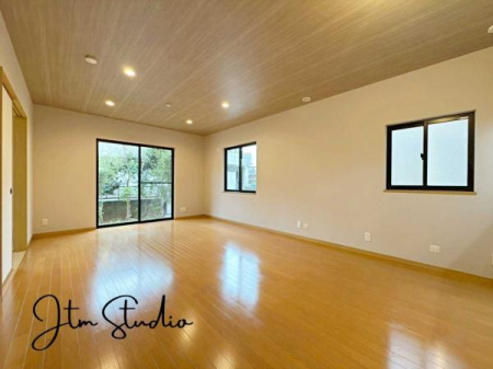 rO LɉA炽Ղ̂ŁA邭ċĈrOɎdオ܂BԂɗ]T邾łȂÁhhĂ܂B̎ԂґɂȂ܂