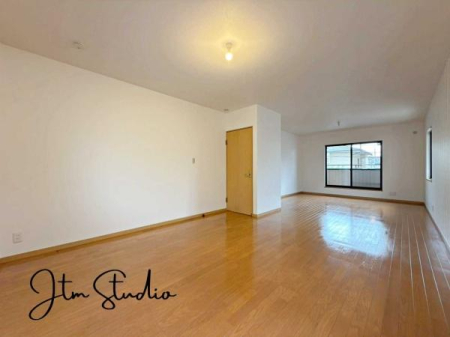 Q 邢R鋏ǂȃCeAɂ̂l̂yłˁ傫ȑ̌ӂ閾邢ԁASnǂA芰e̋Ԃł