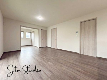 rO _CjOe[uE\t@[ZbgEsu{[hƂĔzułLłBƋ̃CAEgVX^[g̊ÿ݂łˁ