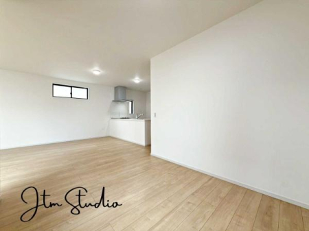 rO ZłAƑĐHĒƂ肠傫̃_CjOXy[XIƑ݂ȂŃe[u͂ޑfGȎԂyŉ