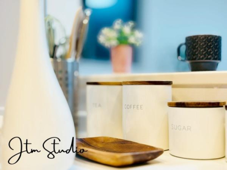 Lb` Ζʎ̃JE^[Lb`ŁAoオJE^[ɕׂĂql^ԂȂǁA`̎ԂłˁIƑƉbȂ炨y߈̊Lb`dl