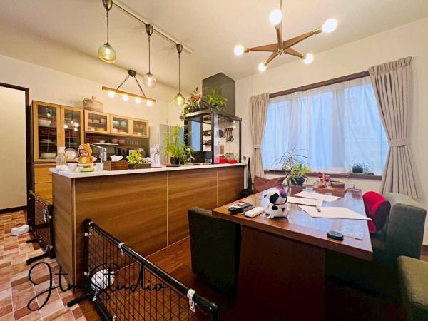 rO Ƒ̐HĉقAqǂV΂AFl肷LDK͏Z܂̒SBԉ߂ꏊA̋Ԃ͏Z܂Ŝ̋SnE܂B
