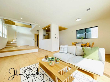 rO Ƒ̐HĉقAqǂV΂AFl肷LDK͏Z܂̒SBԉ߂ꏊA̋Ԃ͏Z܂Ŝ̋SnE܂B
