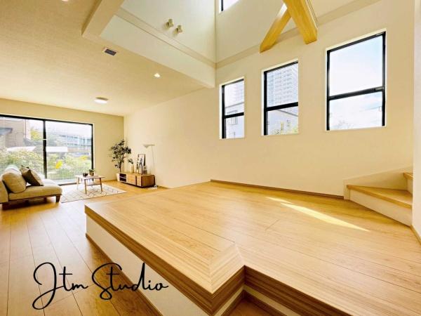 rO iオ̃t[Xy[X́AƑ̂났₨ql̗VяA[NXy[XƂĂB̍VƑ傫ȑ݁AJӂSn悢rOԂoĂ܂