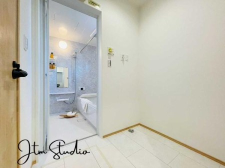 ʑEʏ EߎƐʃR[i[𕪗Iłʑ䂪ĝŁA̖ZԂłgxxX[Ył
Eߎ͏ŊCłĉqI