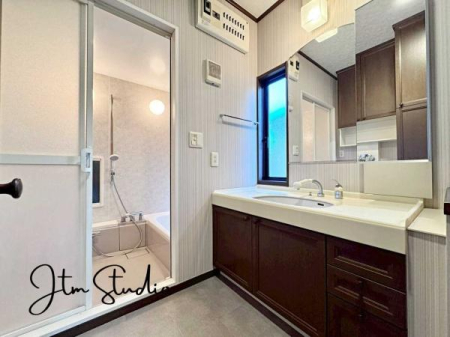 ʑEʏ t̖邢ʎł􎼋CɓւłĐɕۂƂł܂IƗʑ͎gǂ[͂܂