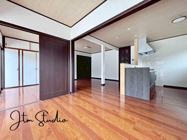 rO Ƒ̐HĉقAqǂV΂AFl肷LDK͏Z܂̒SBԉ߂ꏊA̋Ԃ͏Z܂Ŝ̋SnE܂B
