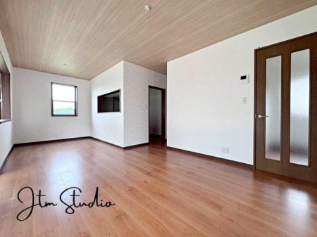 rO _CjOe[uE\t@[ZbgEsu{[hƂĔzułLłBƋ̃CAEgVX^[g̊ÿ݂łˁ