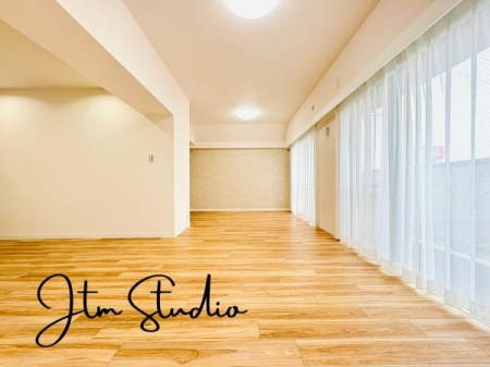 rO y劽}z
ZłAƑĐHĒƂ肠傫̃_CjOXy[XIƑ݂ȂŃe[u͂ޑfGȎԂyŉ