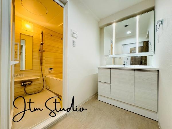 ʑEʏ ̎xx̃PAC悭n܂ʋԁB傫ȃ~[ƍL߂̃{EŁAƑ݂ȂKɎg݌vłBQłƂ̂鎞Ԃ𐶂ݏo܂B1 ̂͂܂ƏISn悭