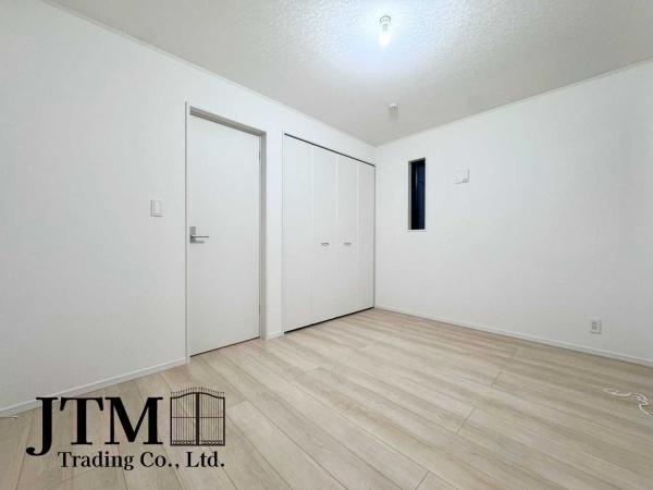 �q������ ���q�l�̐����Ƌ��Ɂu�Z�܂����v���ω����Ă����܂��B�����ɂ̓N���[�[�b�g���������A���R�x�̍����Ƌ�̔z�u�������V���v���ȋ�Ԃł���