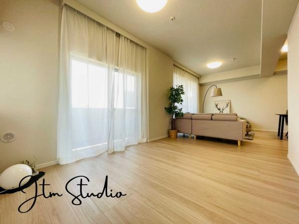 rO _CjOe[uE\t@[ZbgEsu{[hƂĔzułLłBƋ̃CAEgVX^[g̊ÿ݂łˁ