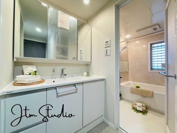 ʑEʏ ̎xx̃PAC悭n܂ʋԁB傫ȃ~[ƍL߂̃{EŁAƑ݂ȂKɎg݌vłBQłƂ̂鎞Ԃ𐶂ݏo܂B1 ̂͂܂ƏISn悭