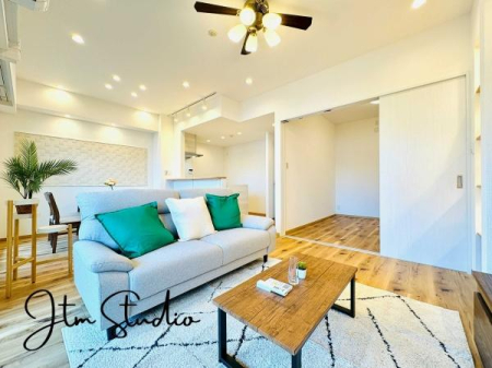 rO _CjOe[uE\t@[ZbgEsu{[hƂĔzułLłBƋ̃CAEgVX^[g̊ÿ݂łˁ