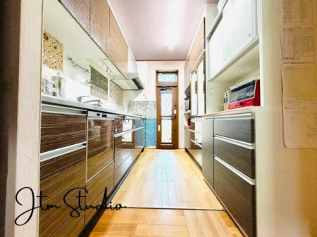 Lb` Jbv{[htŎ[LxȃLb`Ƒ݂Ȃ̐H⒲Ȃǂ܂ALb`܂肪XbLЕtɕۂĂ܂