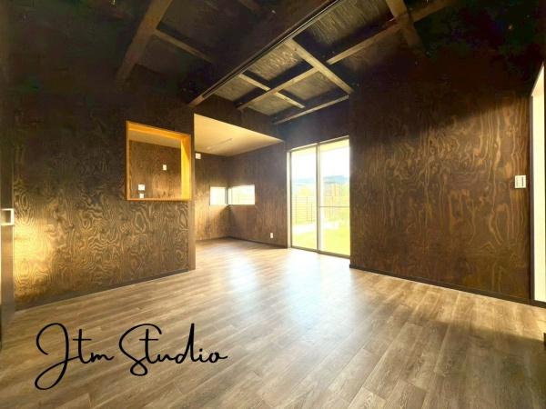 rO _CjOe[uE\t@[ZbgEsu{[hƂĔzułLłBƋ̃CAEgVX^[g̊ÿ݂łˁ