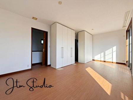 ���� ���邢���R���������Ղ����m���́A�傫�ȑ�����������ӂ��S�n�悢��Ԃł��B�ǂ�ȃC���e���A�ɂ��邩�l����̂��y���݂̂ЂƂB���S�n�悭������芰����A�����̔�������e���̏�Ƃ��Ă҂�����ł���