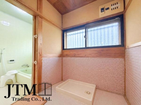���ʑ�E���ʏ� �����t���̕��ʂ��̗ǂ����ʎ��͊��C�����₷�������Ȋ���ۂ��₷���̂����́������̐g�x�x�����K�ɂł���֗��ȋ�Ԃł��B
���Ƌ��CG�ł�
��CG�������s���Ă��邽�߁A����ƈقȂ�ꍇ���������܂��B